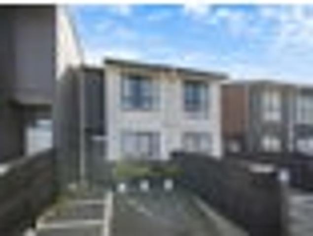 Townhouse for rent in Papakura