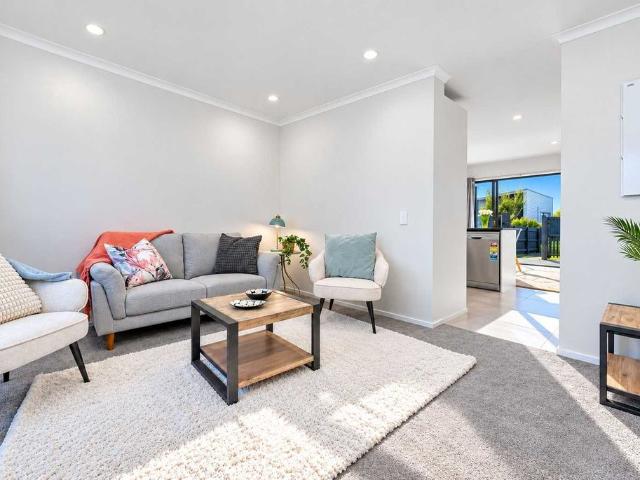 Townhouse for rent in McLennan, Papakura