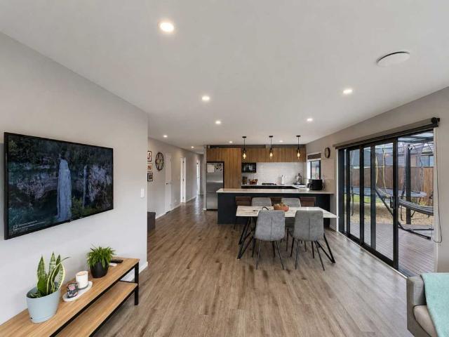 House for rent in Karaka Lakes, Papakura