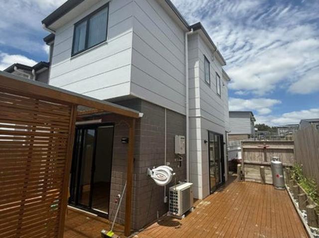 House for rent in Harbour View Heights, Papakura