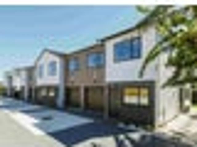 Townhouse for rent in East Tamaki, Oroua County