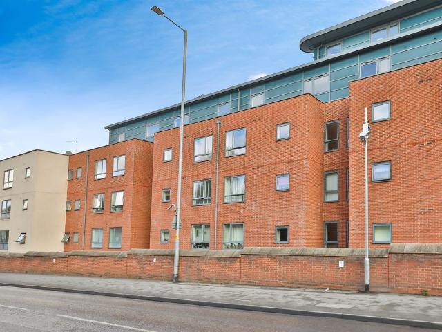 Apartment for rent in Lakenham, East Bank