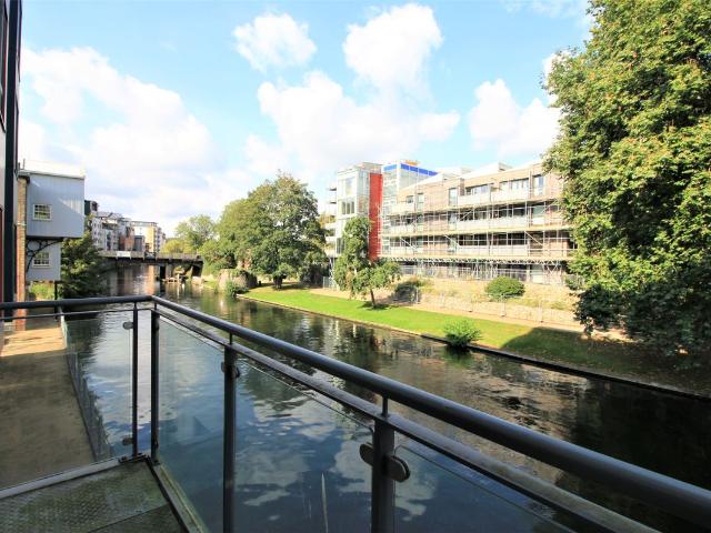 Apartment for rent in Lakenham, East Bank