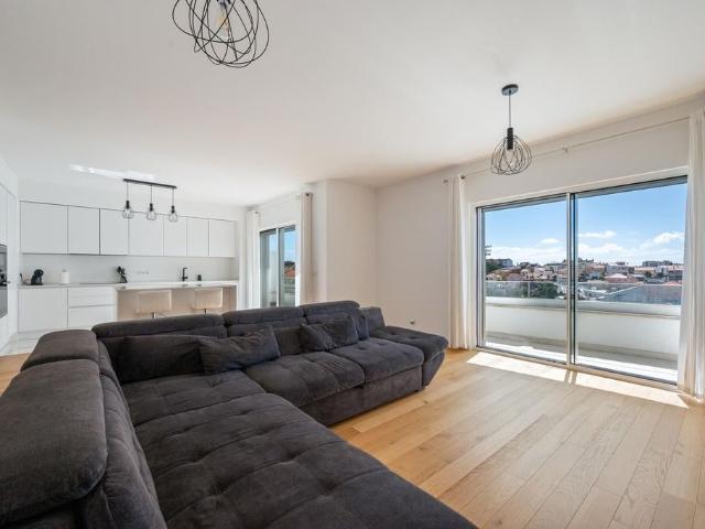 Apartamento alugar em Bairro Fausto de Figueiredo, Cascais