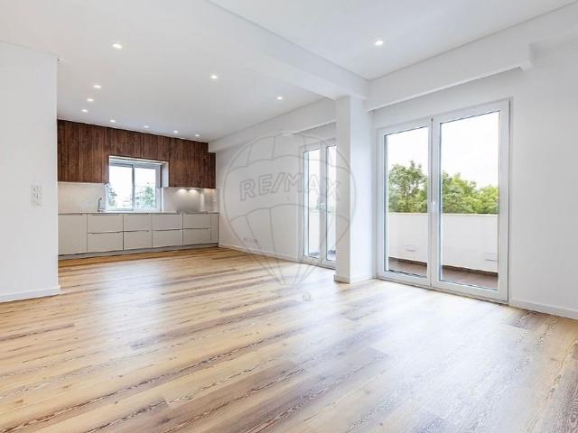 Apartamento alugar em São Francisco Xavier, Lisboa