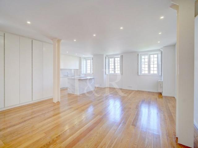 Apartamento alugar em São Mamede, Lisboa