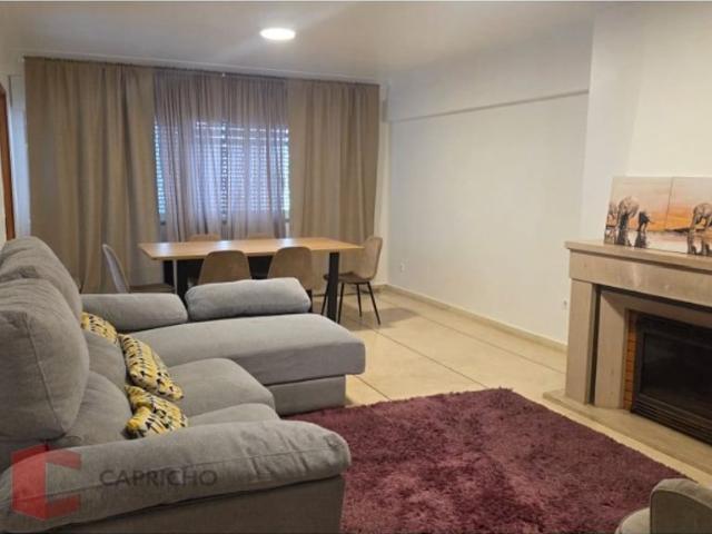 Apartamento alugar em Massamá, Massamá e Monte Abraão