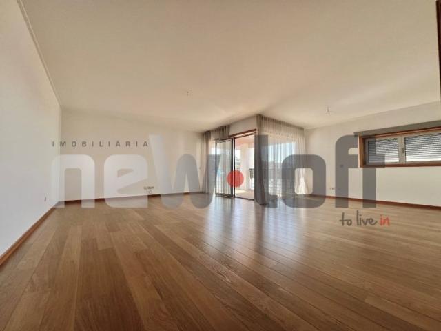 Apartamento alugar em Carnaxide e Queijas, Oeiras