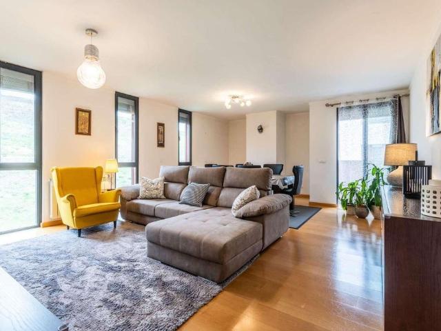 Apartamento alugar em Núcleo Urbano Histórico de Oeiras, Oeiras