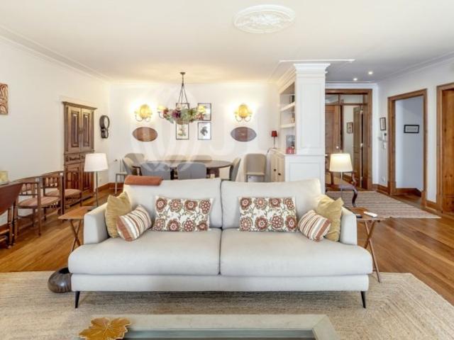 Apartamento alugar em Encarnação, Lisboa
