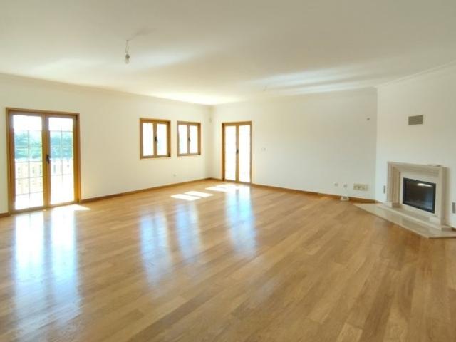 Apartamento alugar em Estefânea, Sintra