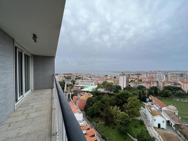 Apartamento alugar em Santo António, Lisboa