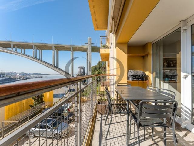 Apartamento alugar em Porto, Lordelo Do Ouro