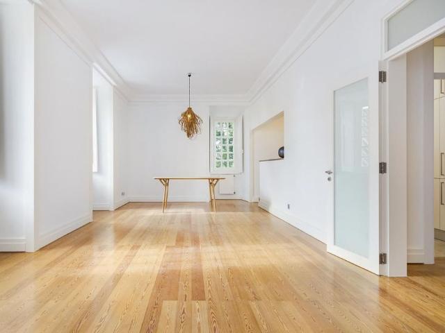 Apartamento alugar em Misericórdia, Lisboa