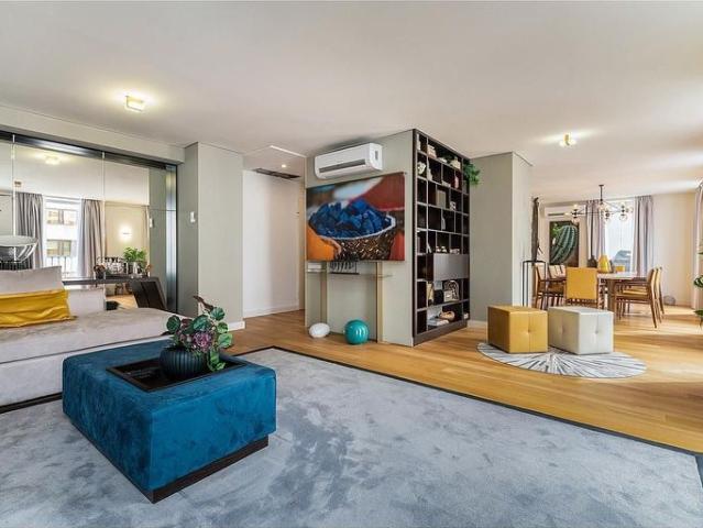 Apartamento alugar em São Mamede, Lisboa