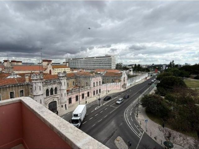 Escritório alugar em Bairro de Campolide, Lisboa