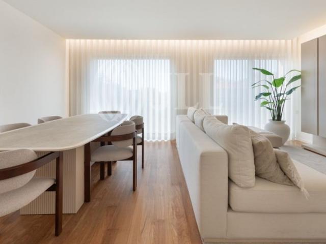 Apartamento alugar em Bairro de Casas Económicas Marechal Gomes da Costa, Porto