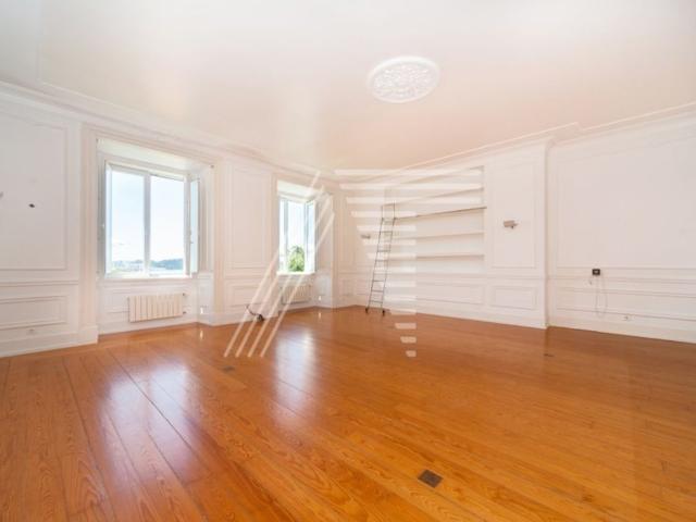 Apartamento alugar em Misericórdia, Lisboa