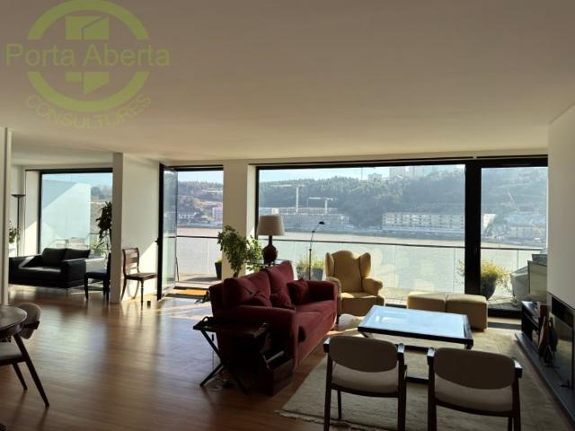 Apartamento alugar em Porto, Lordelo Do Ouro