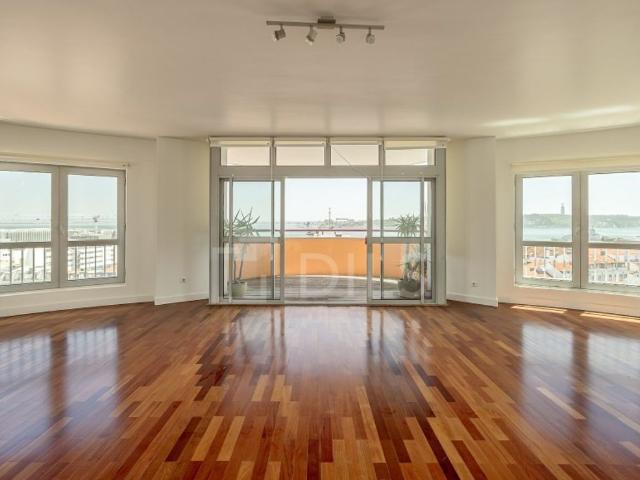 Apartamento alugar em Estrela, Lisboa
