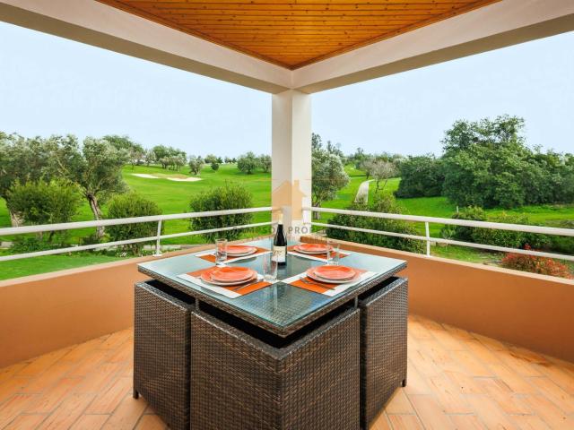 Apartamento venda em Estômbar, Faro