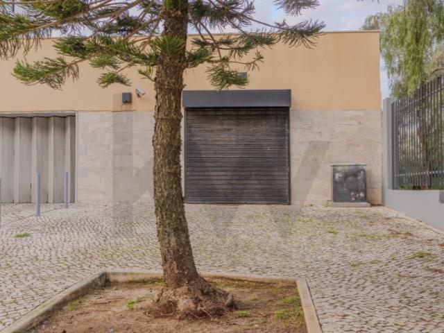 Garagem venda em Massamá, Massamá e Monte Abraão