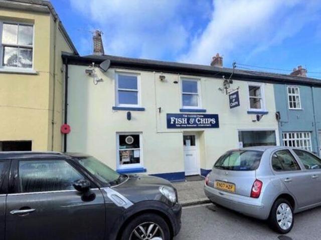 House for sale in Lostwithiel, Cornwall