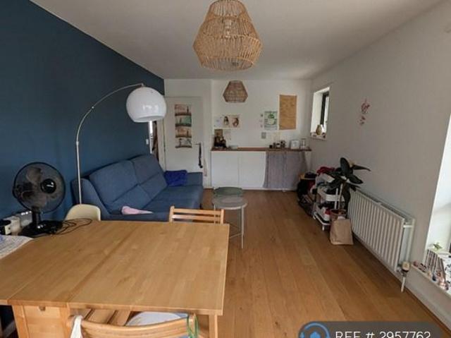 Apartment for rent in Stockwell, Greater London