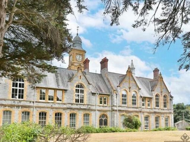 House for sale in Follaton, Strode