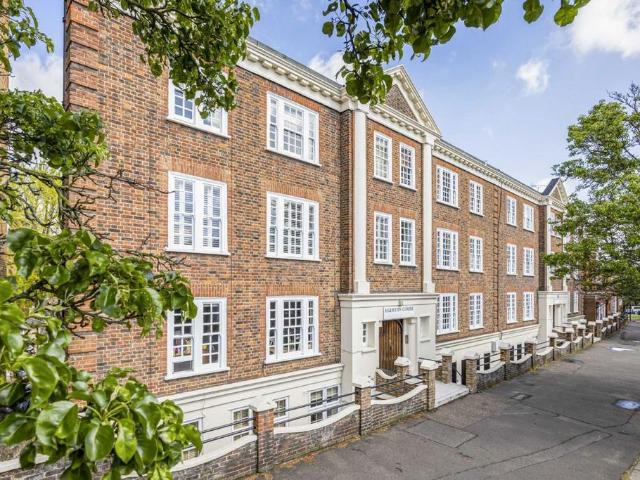 Apartment for rent in North Sheen, Greater London