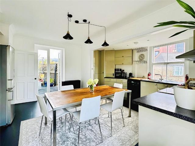 Apartment for rent in London Borough of Richmond upon Thames, Greater London