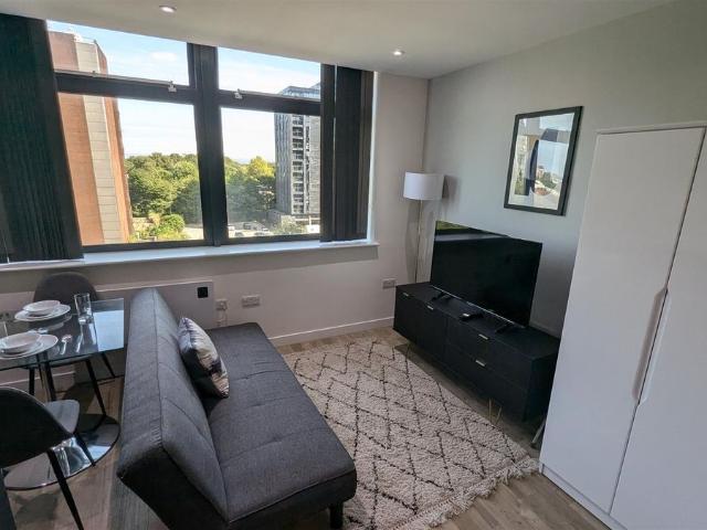 Studio for rent in Old Trafford, Trafford Park