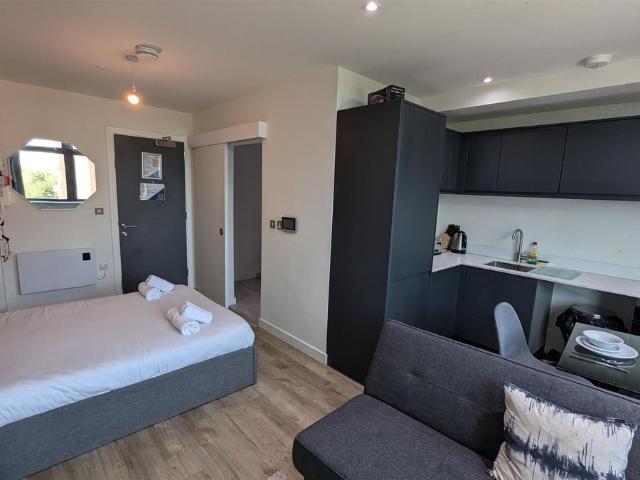 Studio for rent in Old Trafford, Trafford Park