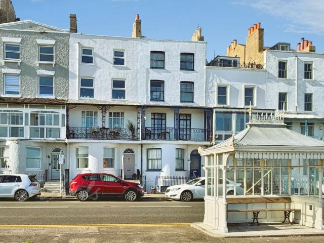 Apartment for rent in West Cliff, Acol