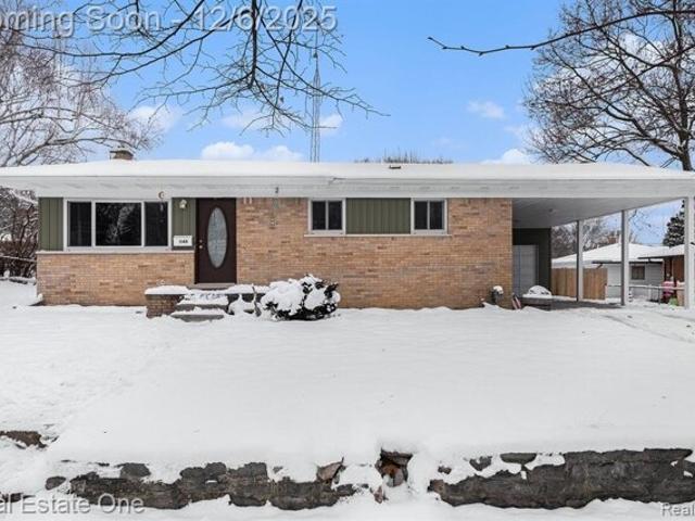 House for sale in Fenton, Michigan
