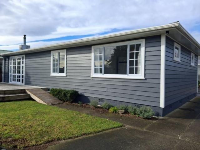 House for rent in Waikanae Beach, Wellington