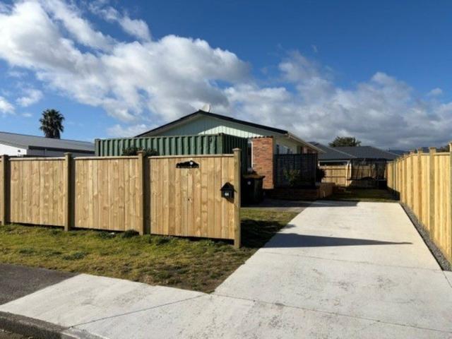 House for rent in Paraparaumu Beach, Wellington