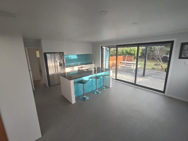House for rent in Paraparaumu Beach, Wellington