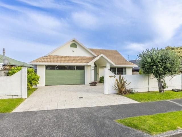 House for rent in Waikanae Beach, Wellington