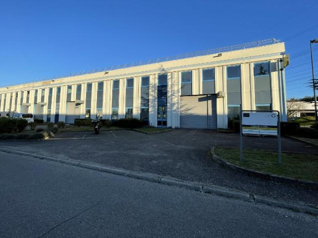 Local Commercial vente à La Tour-du-Pin, Saint-quentin-fallavier