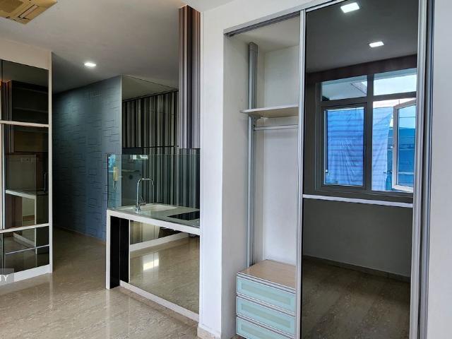 Condominium for sale in Queenstown, 05 South West