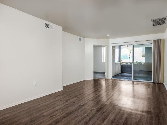 Apartment for rent in Reseda, Canoga Park