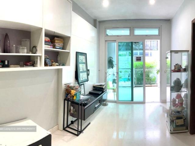 Condominium for sale in 23 North West