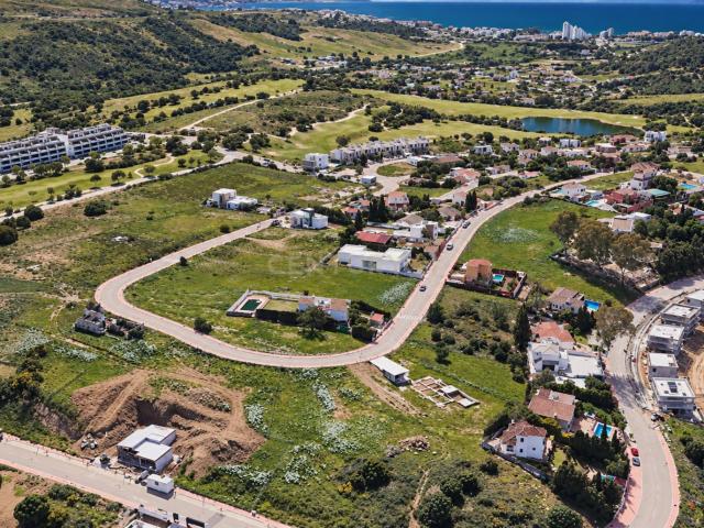 Terreno en venta en Valle Romano, Estepona