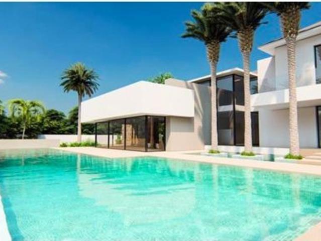 Local Comercial en venta en Torrevigía - Las Joyas, Estepona