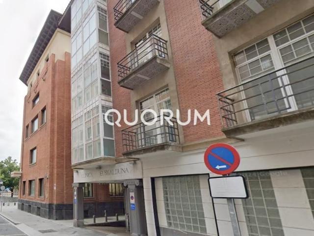 Garaje en venta en Bilbao, Abando