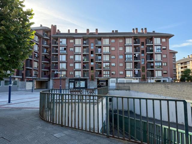Garaje en venta en Etxebarri, Guipúzcoa