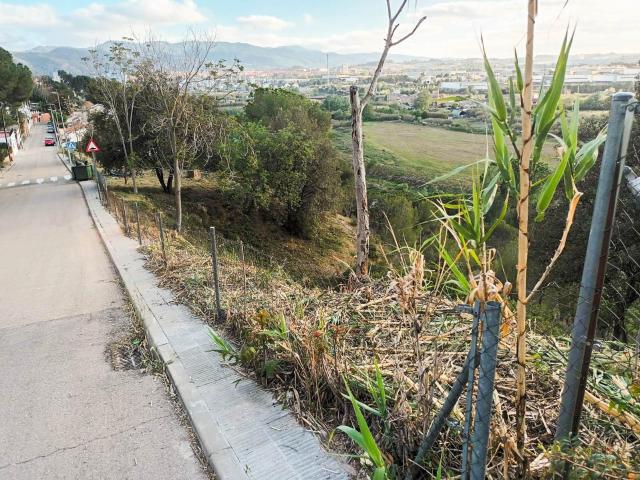 Terreno en venta en Abrera