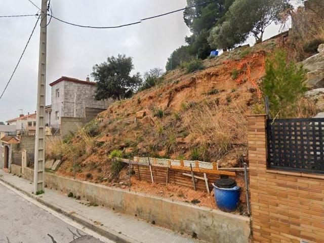 Terreno en venta en Abrera