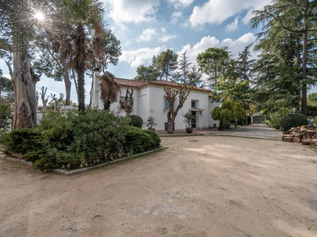 Terreno en venta en Madrid, Urbanización Fuente del Rey Terreno en venta en Madrid, Urbanización Fuente del Rey